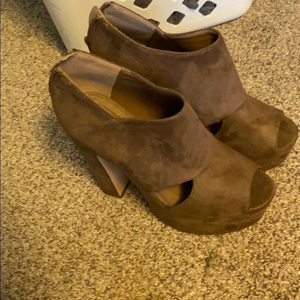 Grey heels
